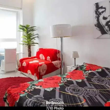 Room In House - 2 Studios With Private Facilities Gæstehus