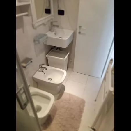 Room In House - 2 Studios With Private Facilities