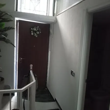 Room In House - 2 Studios With Private Facilities *